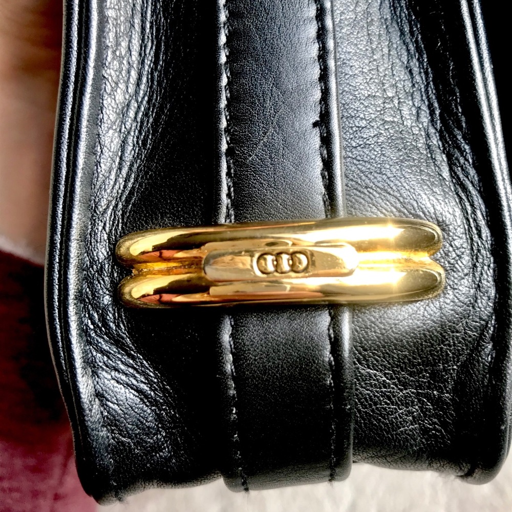 Black Leather Vintage Shoulder Bag - Picture 3 of 8
